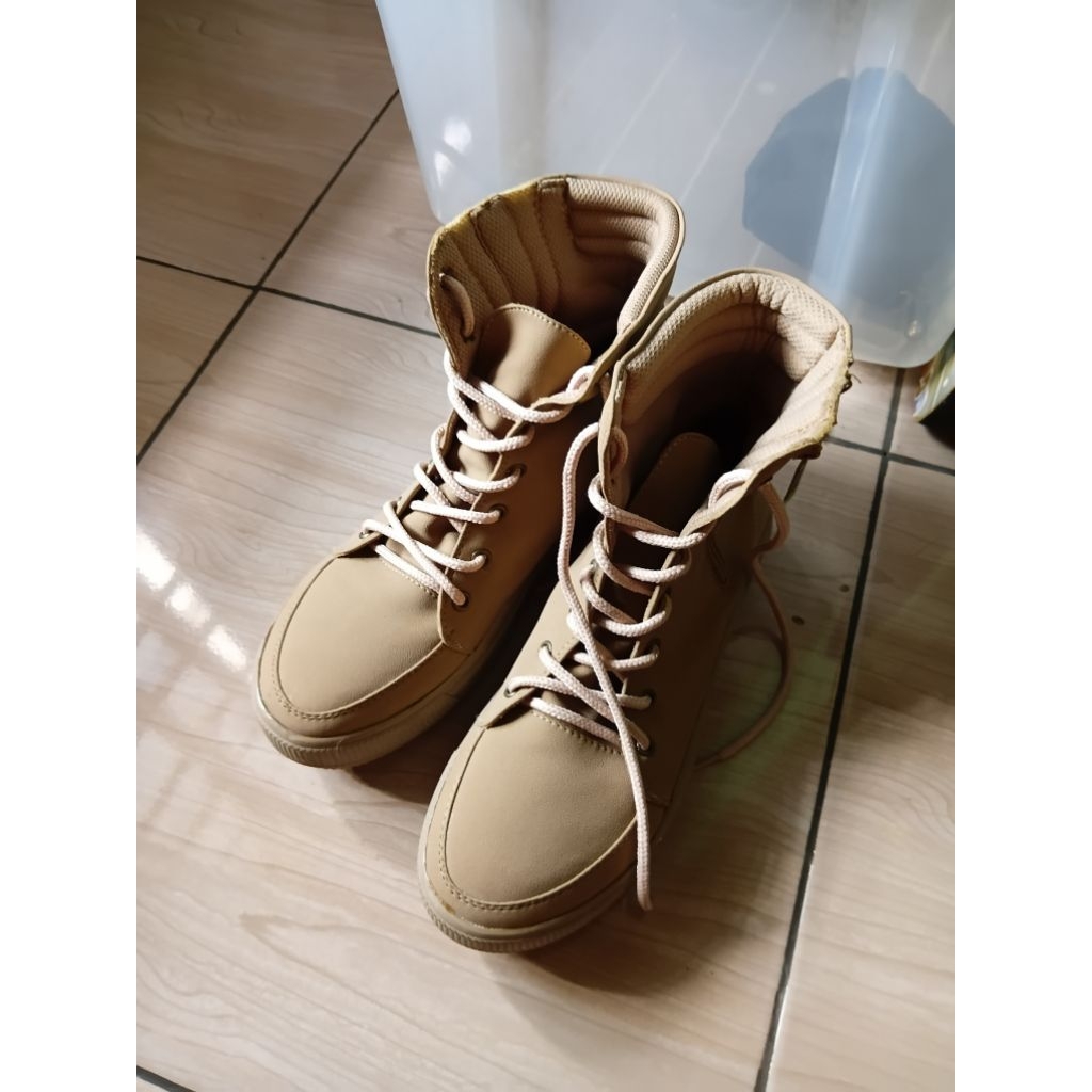 Sepatu Boots wanita preloved like new
