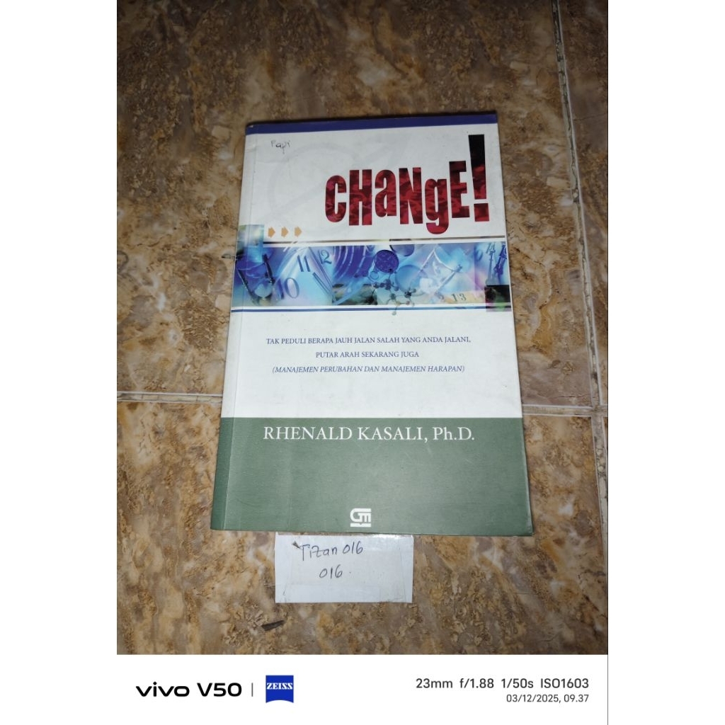 Buku Change - Rhenald Kasal