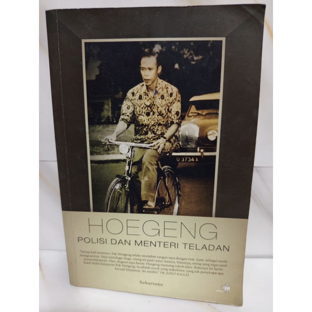 Buku Hoegeng Polisi dan Menteri Teladan