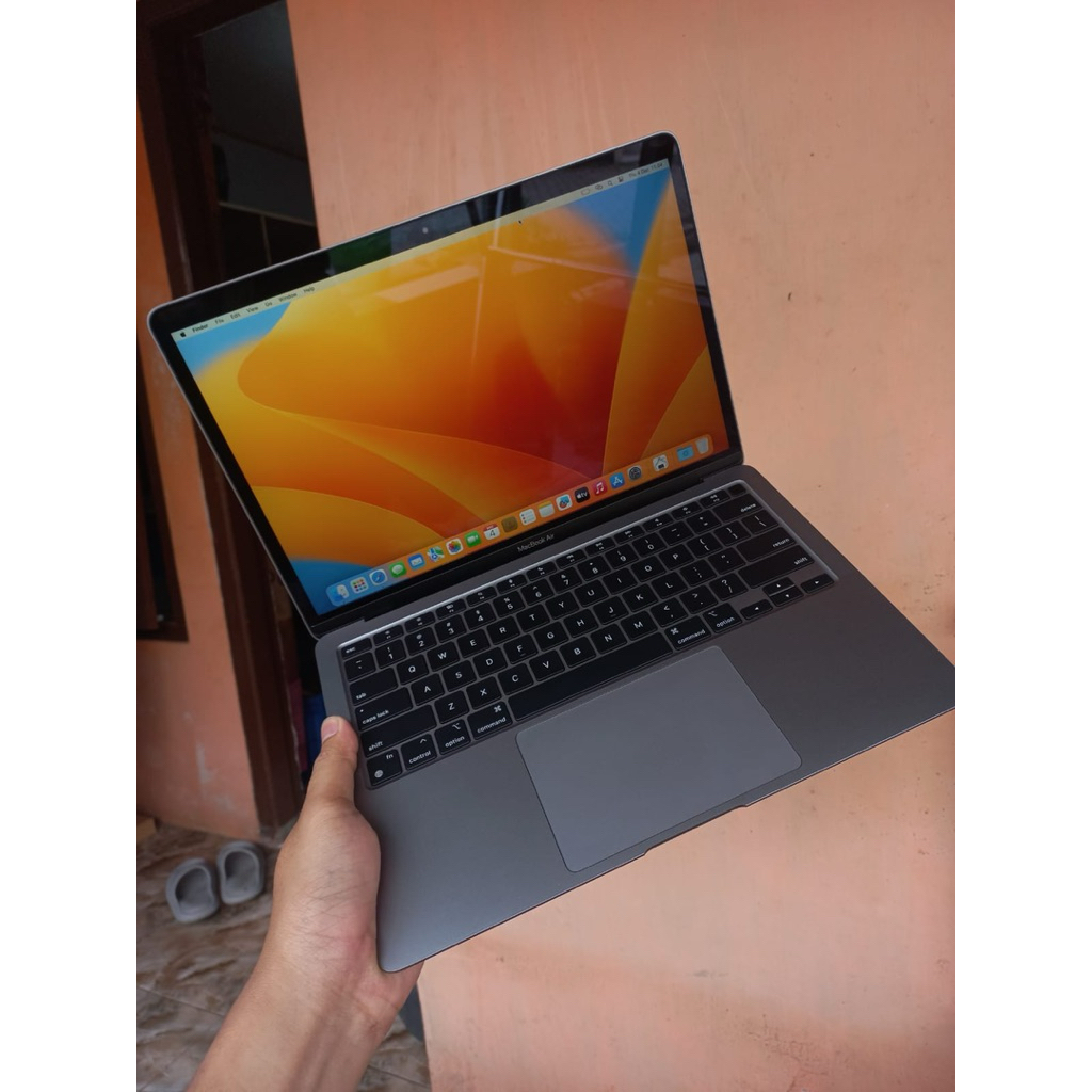 MacBook air M1 2020 Like New