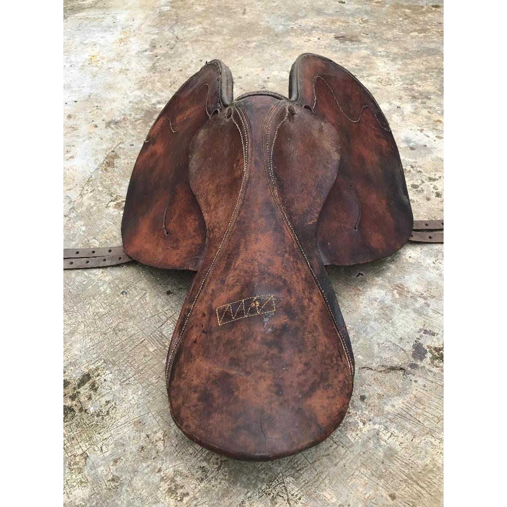 Pelana Kuda Tunggang atau Saddle (bahan kulit) bekas