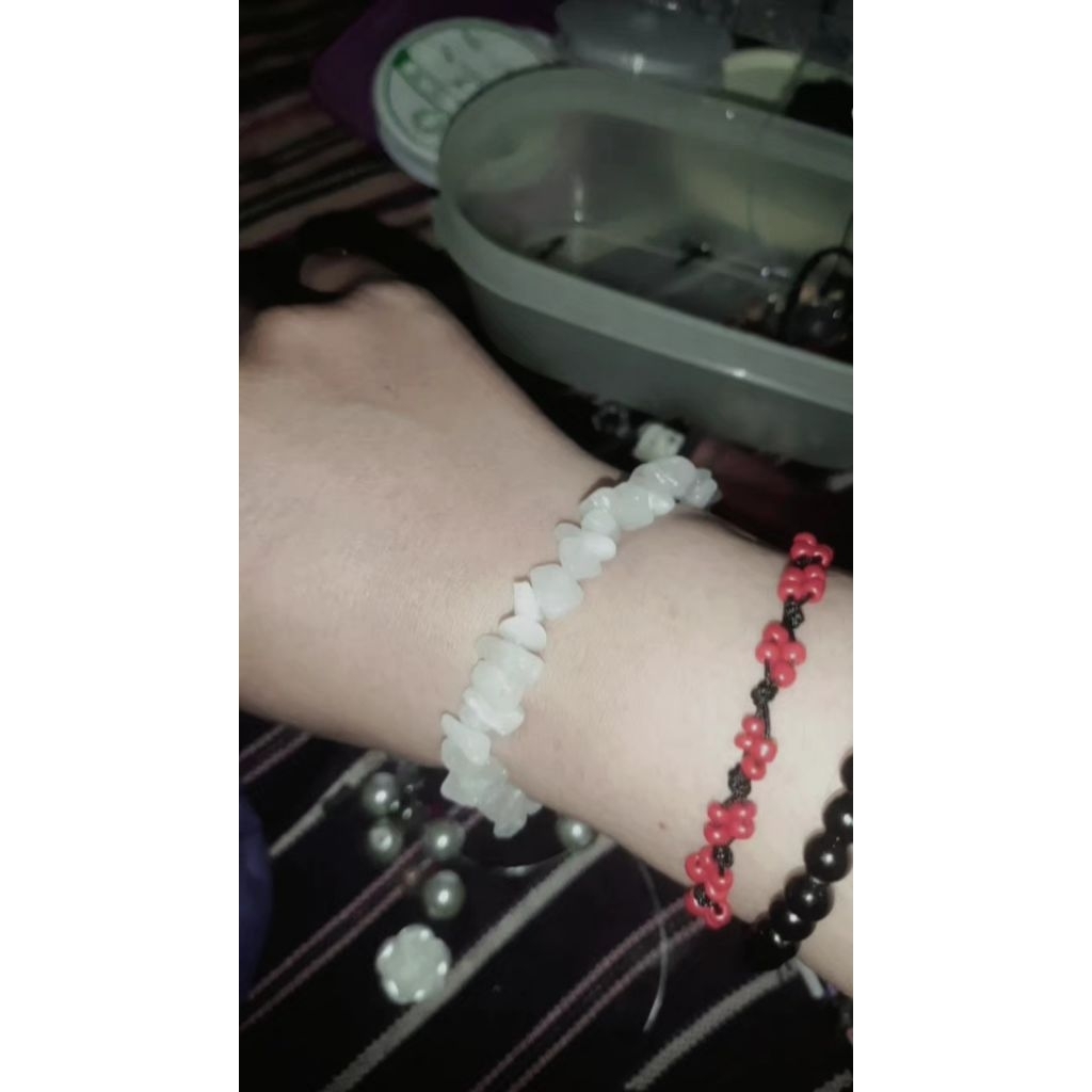 Gelang manik Batu Alam warna putih