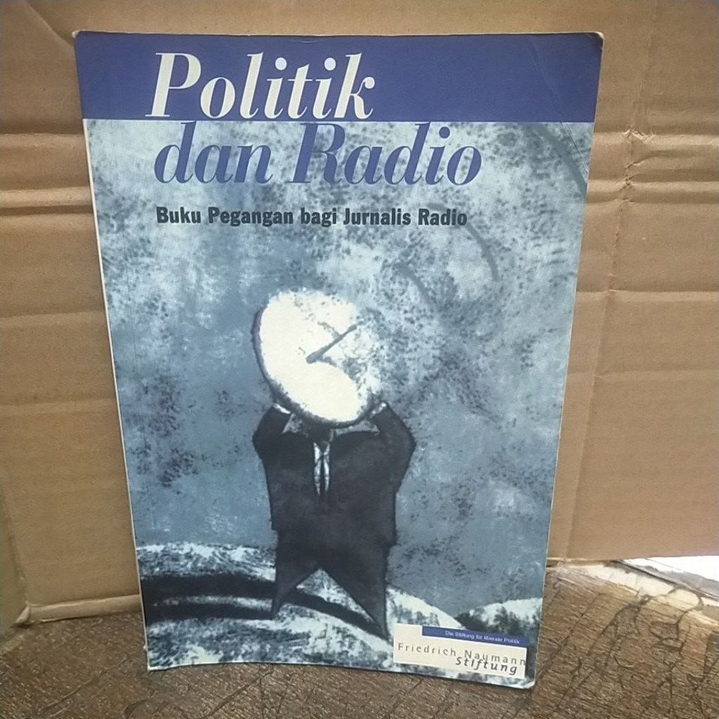 Buku Bekas Politik dan Radio