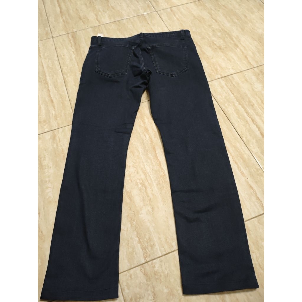 celana levis 8 second