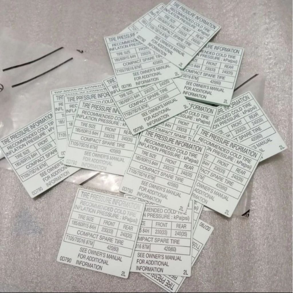 Stiker Informasi Tekanan Angin Ban Toyota Asli.