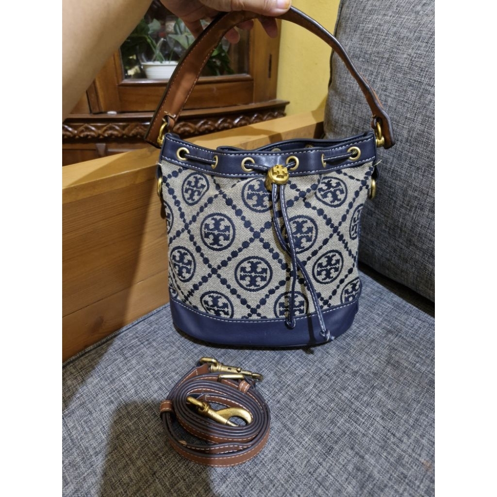 tas TB monogram bucket PL