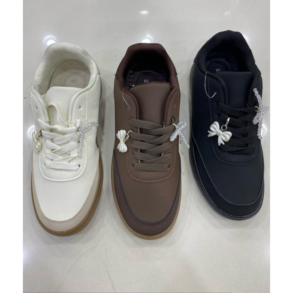 Sepatu Sneakers Wanita Nevada