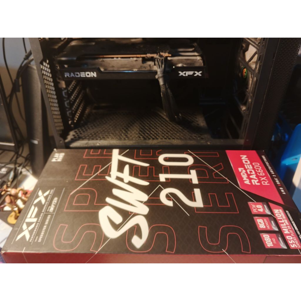 VGA XFX RX 6600 SWIFT 210