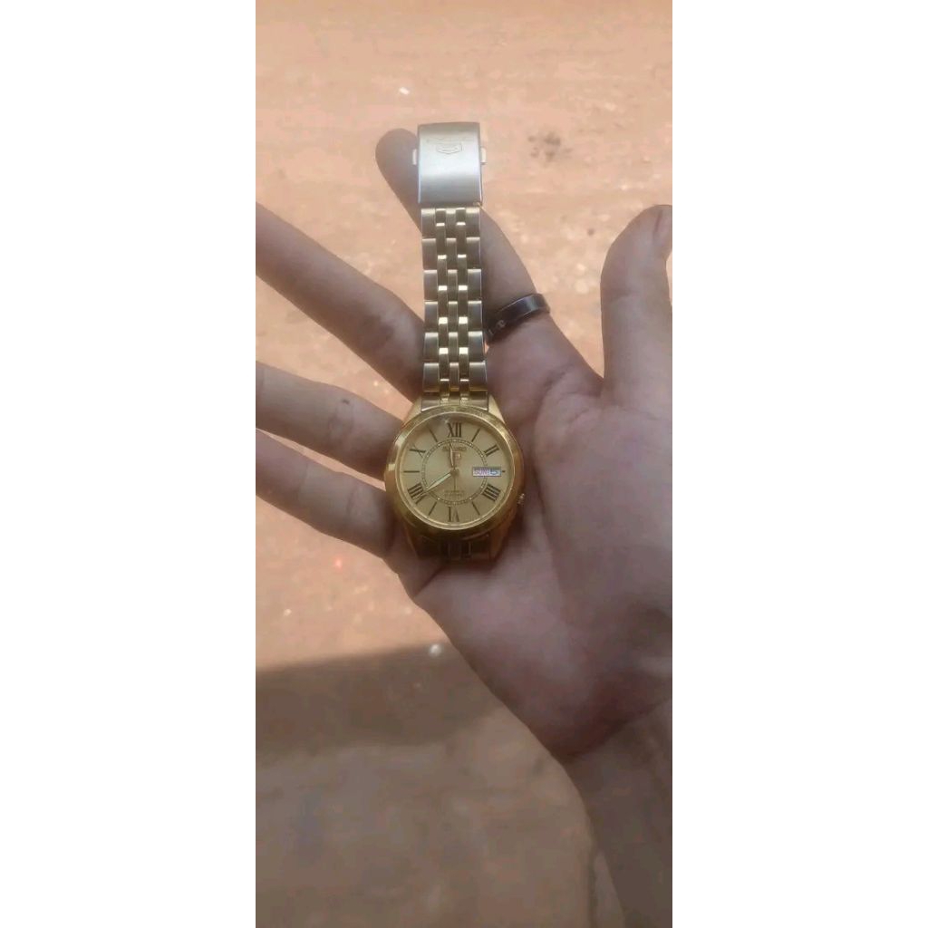 Jam tangan seiko 5 gold