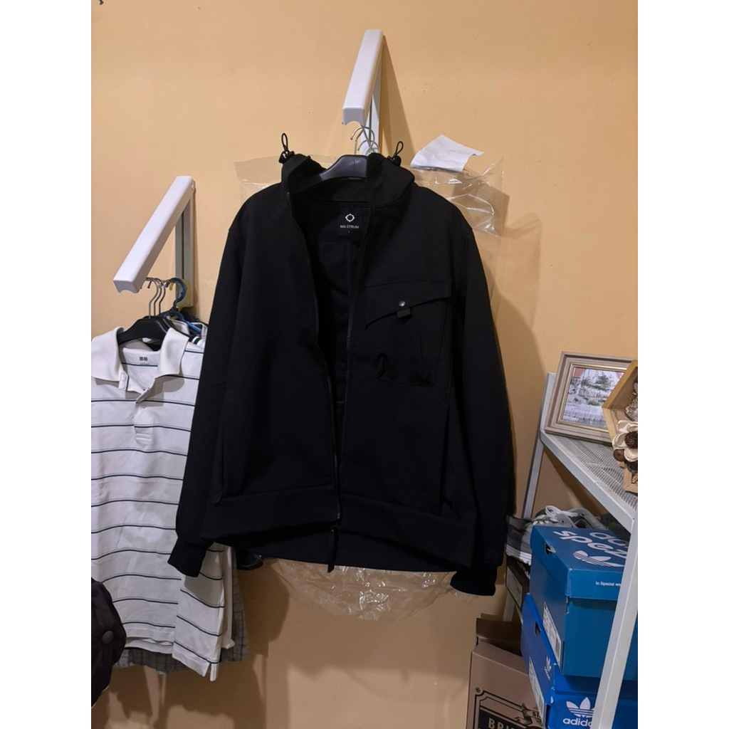 MA Strum Softshell Pocket (Jet Black)