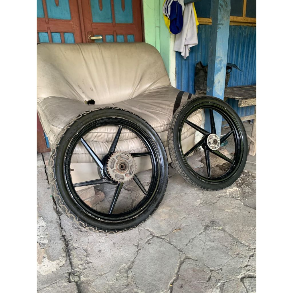 VELG SET ORIGINAL COPOTAN GL PRO MAX/GL SERIES ORIGINAL COPOTAN SET BAN RING 18 ( ORIGINAL SECOND )