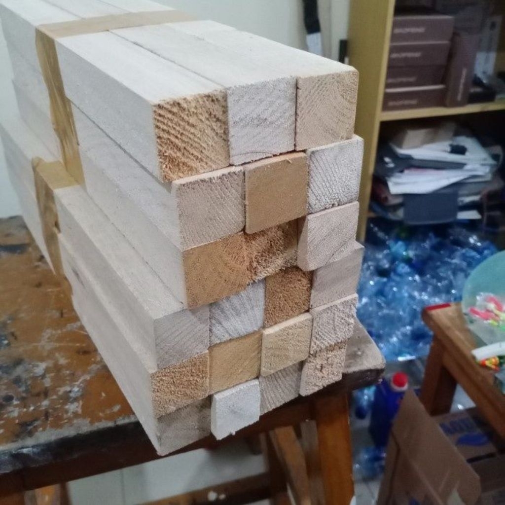 BALOK STIK KAYU PAKET 20BATANG RENG  2X2 PANJANG 2METER STIK BALOK TEBAL 2X2 KAYU RENG BALOK STIK 2X