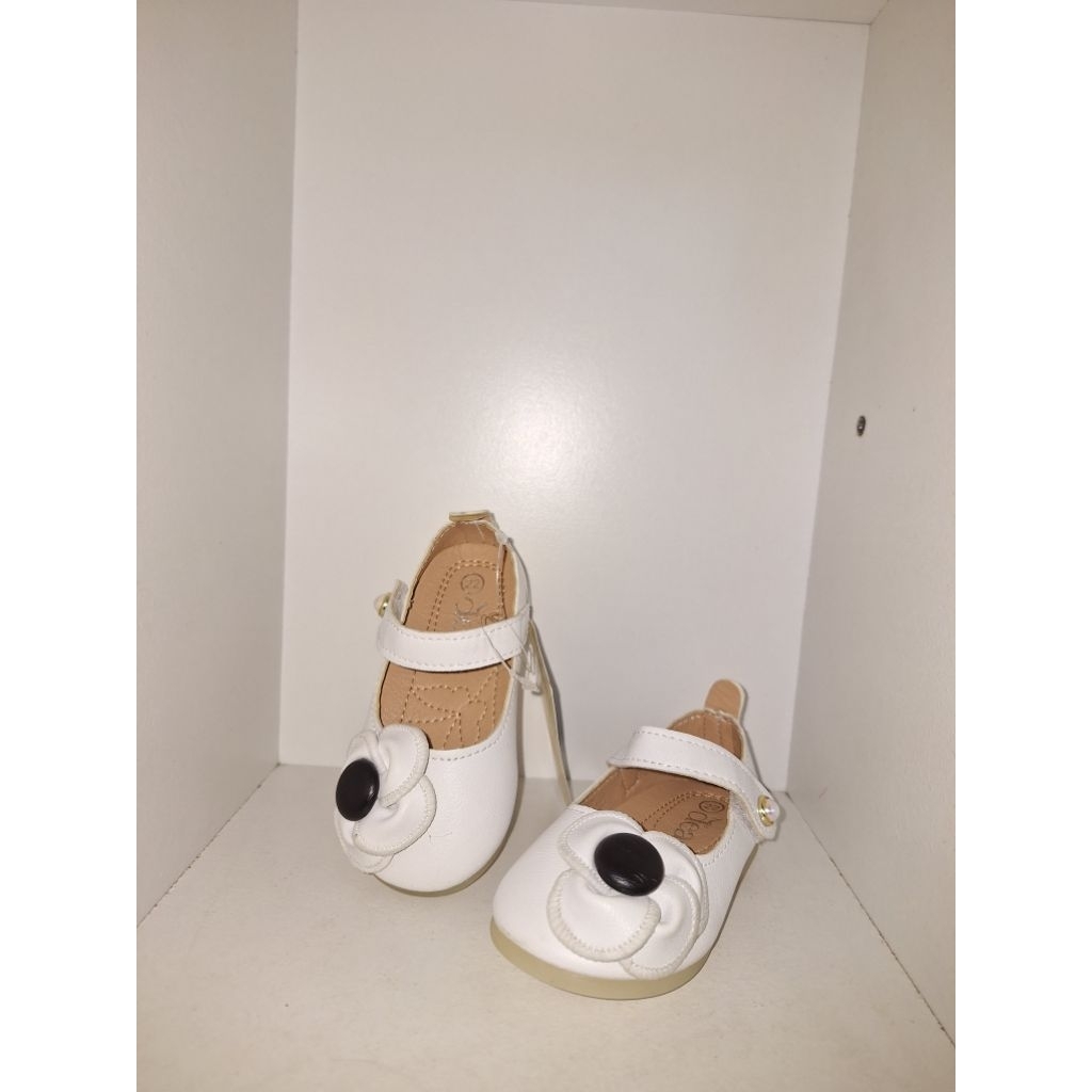 Sepatu anak masih baru lengkap dengan box