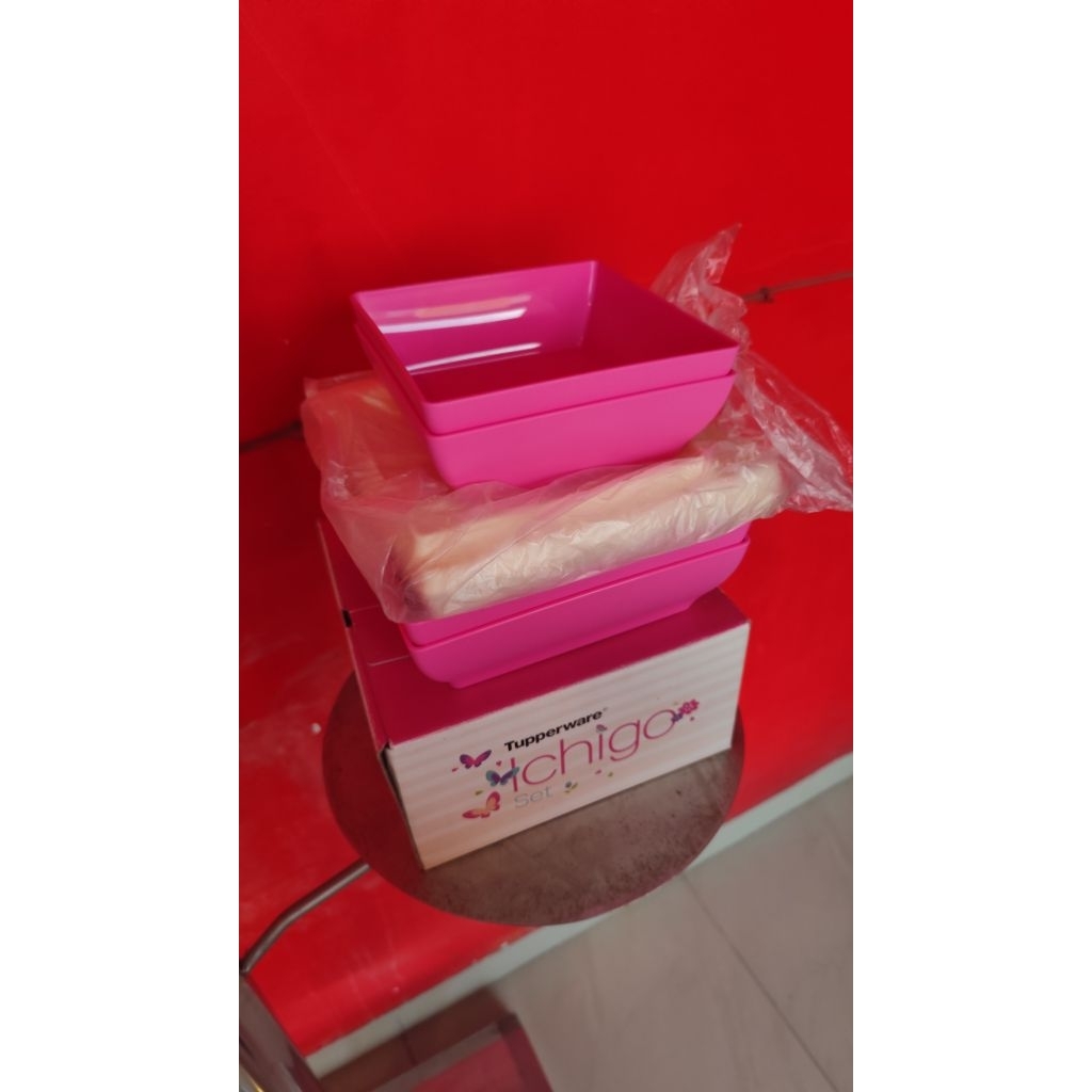 Ichigo Set Tupperware