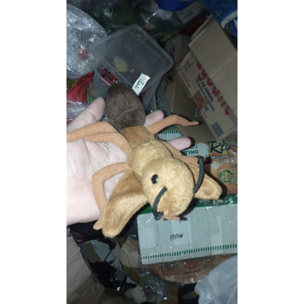 mainan boneka semut lucu bekas