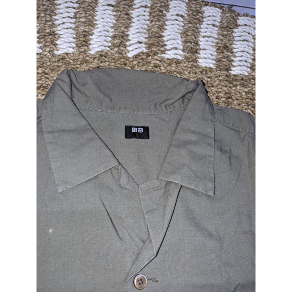 KEMEJA OPEN COLLAR UNIQLO