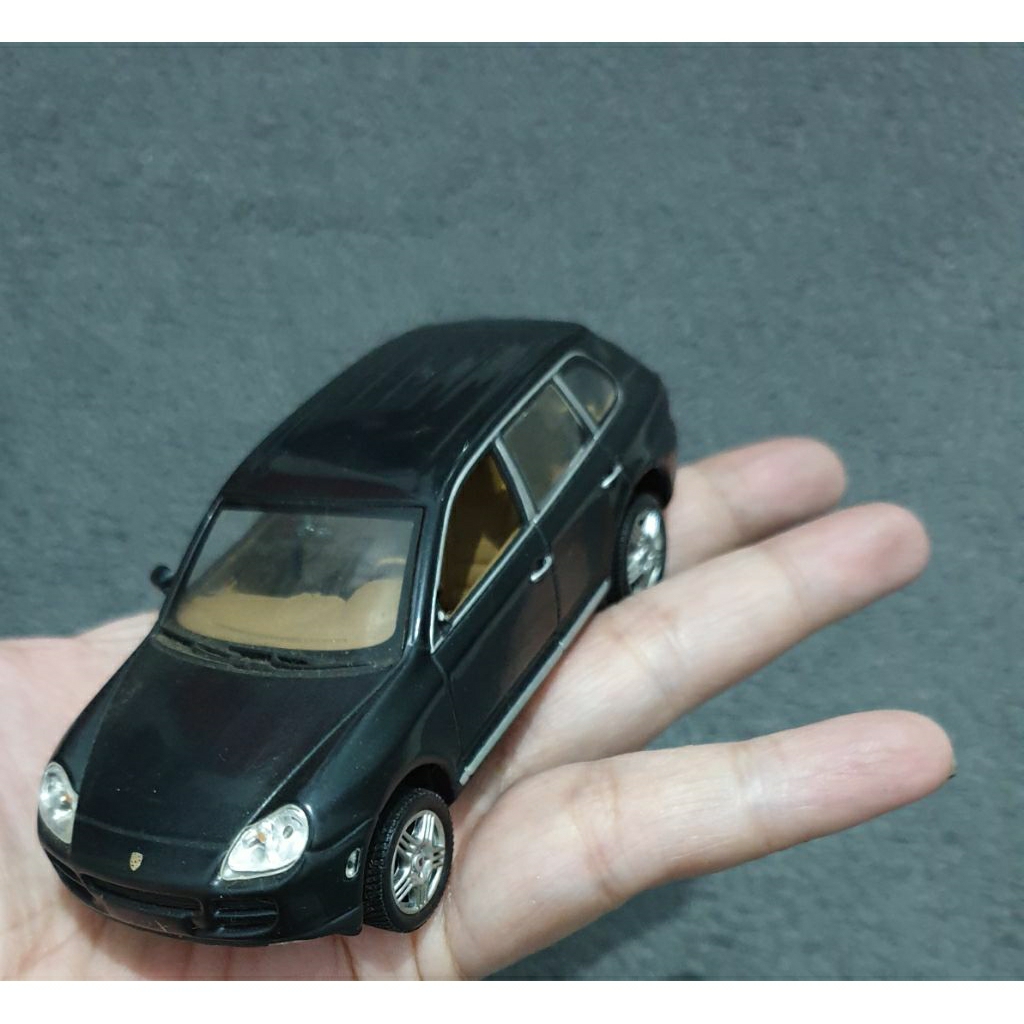 Diecast Porsche Cayenne