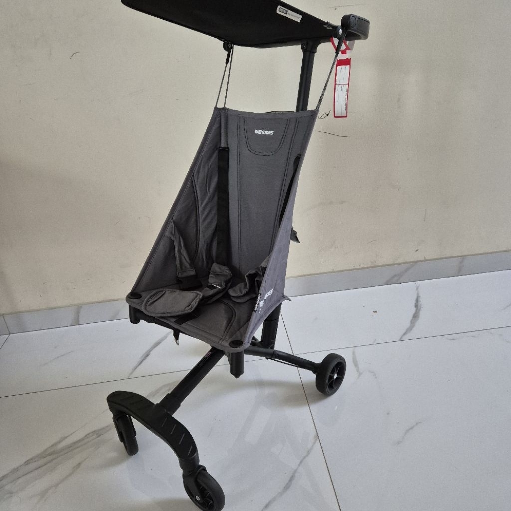 Joie Car Seat Verso / Stroller Babydoes Zippie Ringan 3kg - Second