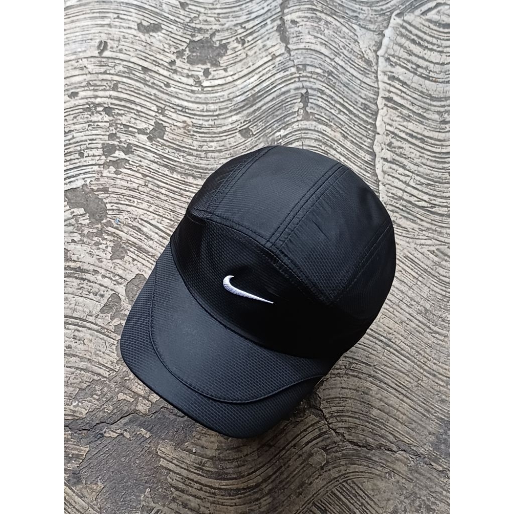 topi running nike vintage second