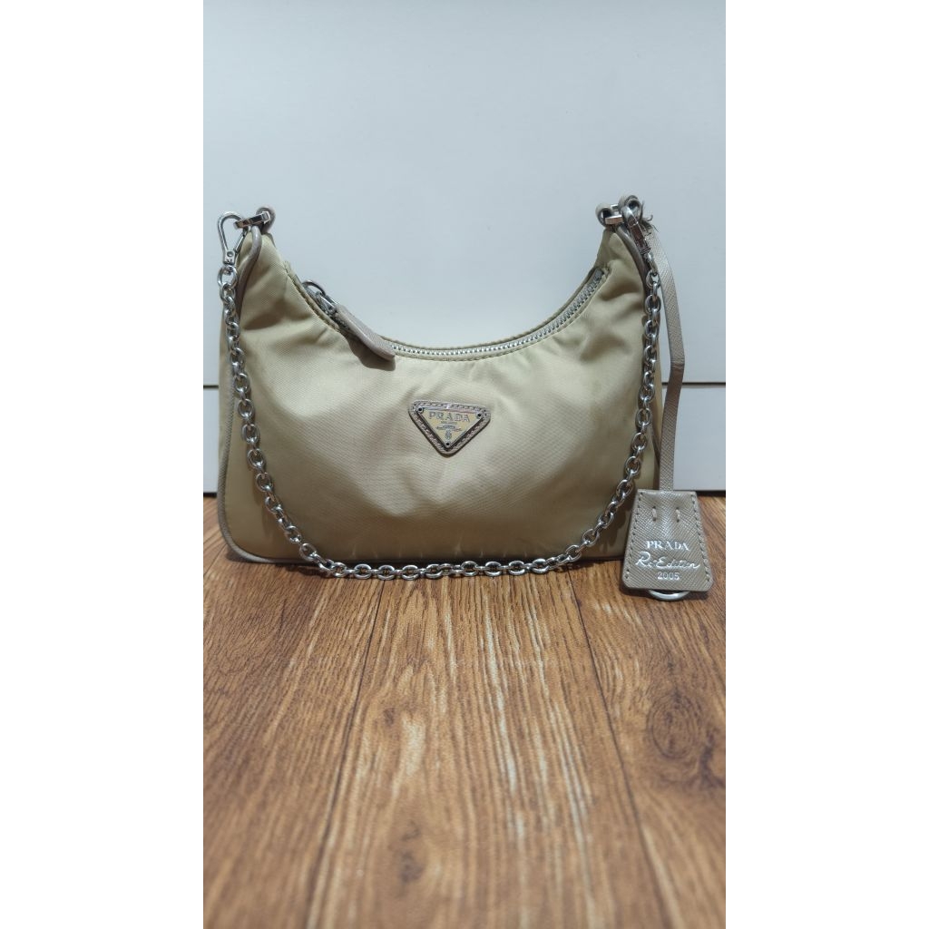 tas prada re edition 2005 nylon