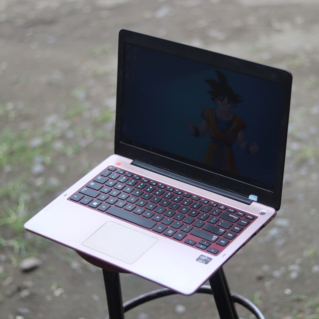 Laptop Samsung Core i5 Slim Lengkap Siap Pakai
