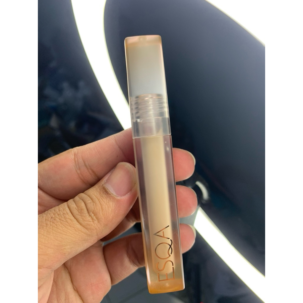 Esqa Minimalist Serum Concealer Granola