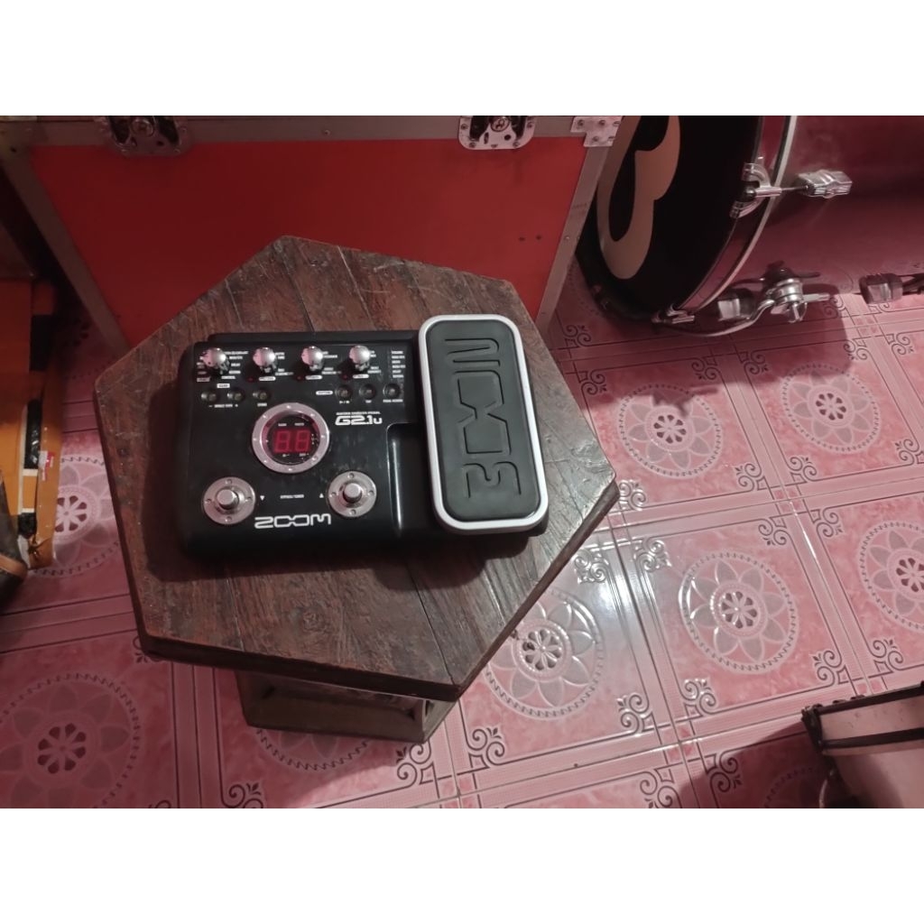EFEK GITAR ZOOM G2.1U