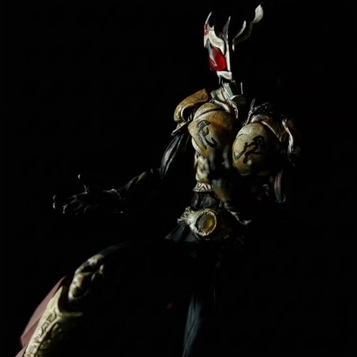 Figure SIC S.I.C Takumi Damashii Kamen Rider Kuuga Gold