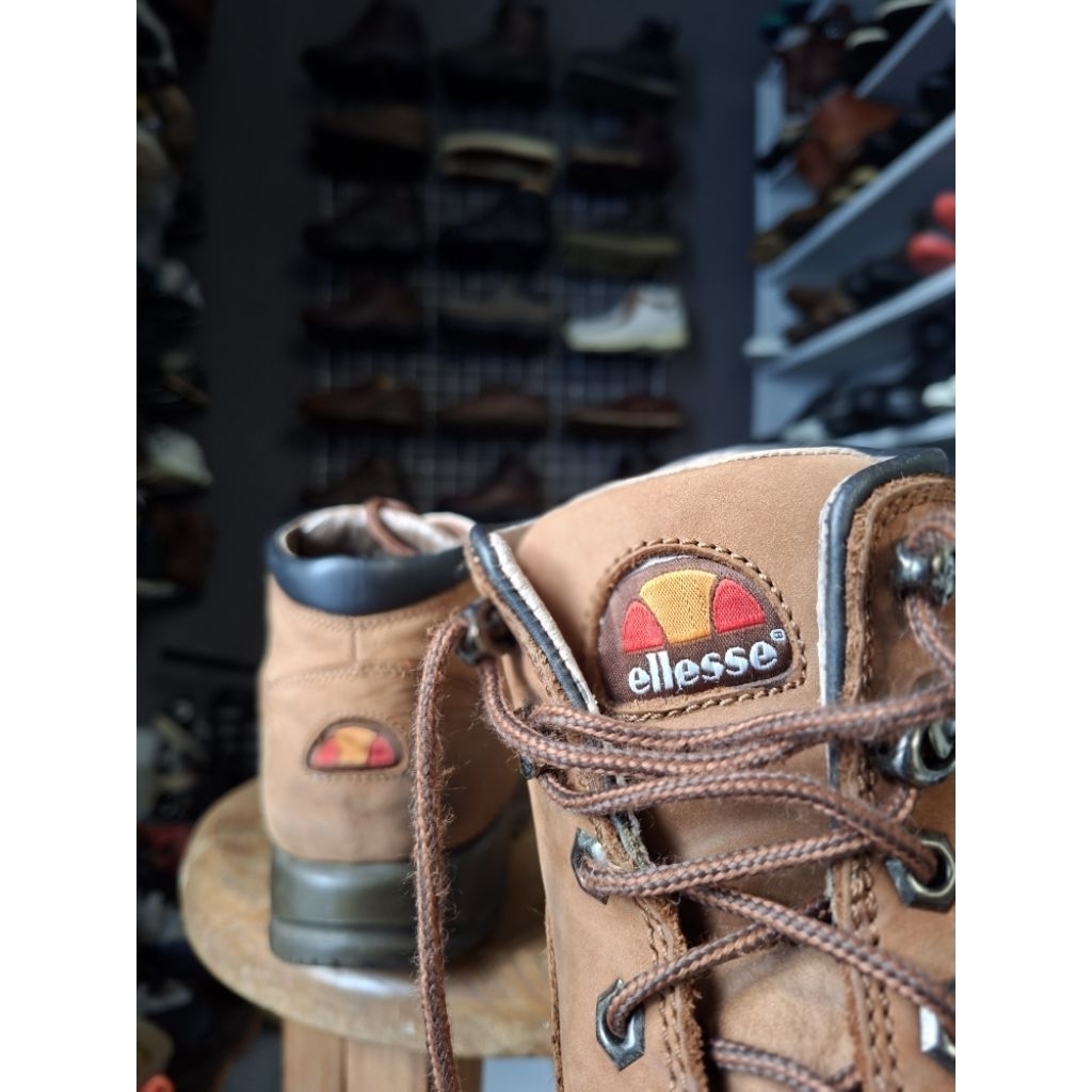 Sepatu boot mid ELLESSE (Rare) size on tag 42 up size ke 43-44