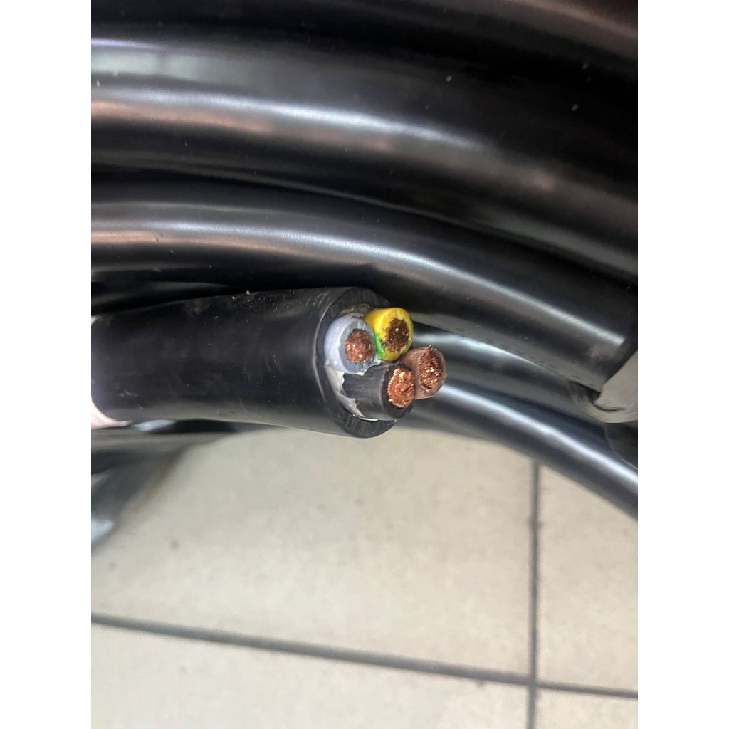 Kabel NYYHY / Serabut warna hitam 4X16 Supreme per-meter