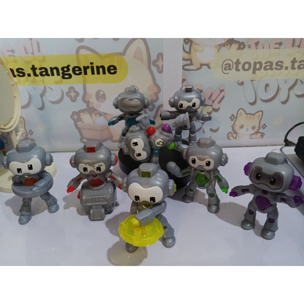 McD Happy Meal Discovery Mindblown Robot Complete Set of 8