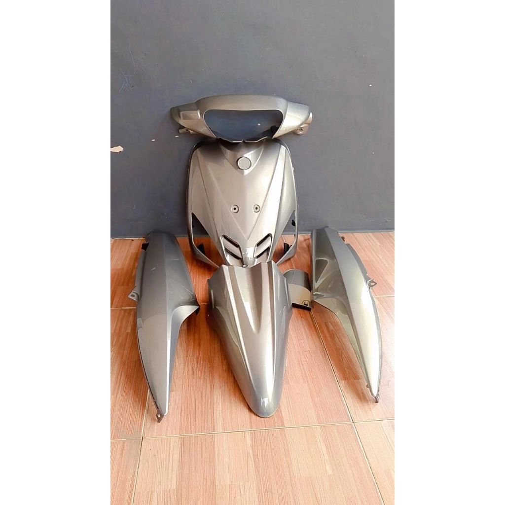 body halus motor mio sporty warna titanium grey