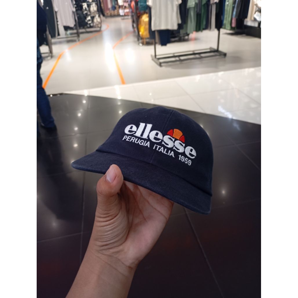 TOPI ELLESSE VINTAGE SECOND