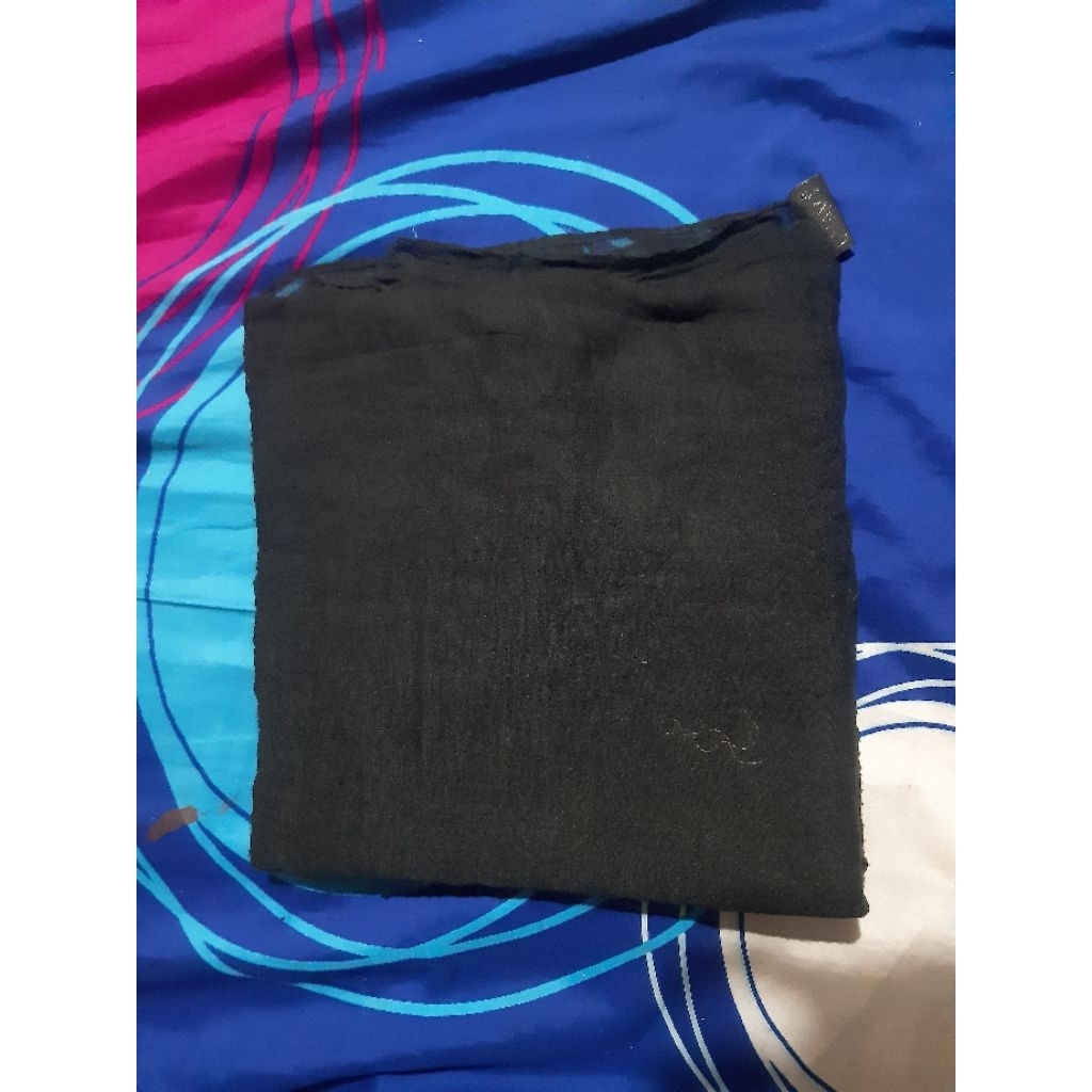 pashmina crinkle hitam