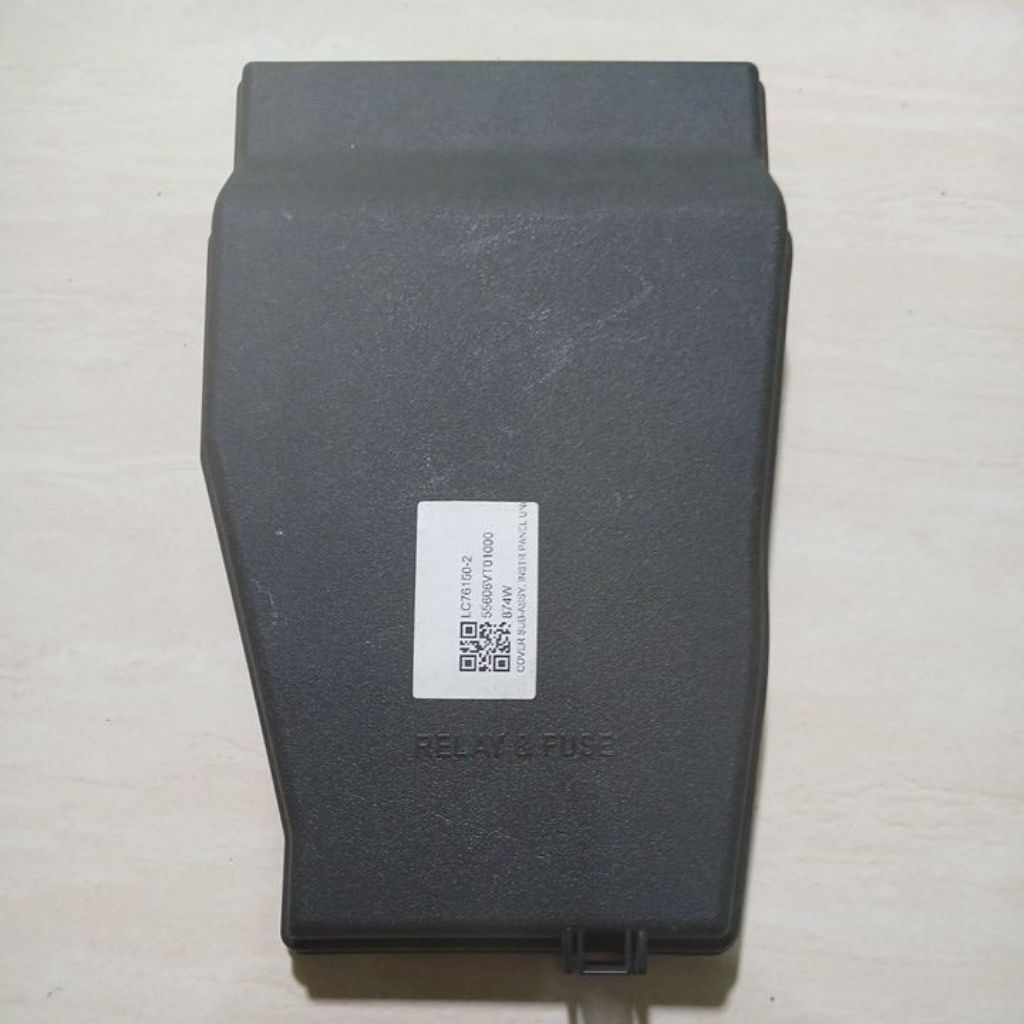TUTUP BOX RELAY FUSE BOX SEKRING MOBIL TOYOTA INNOVA ZENIX Original