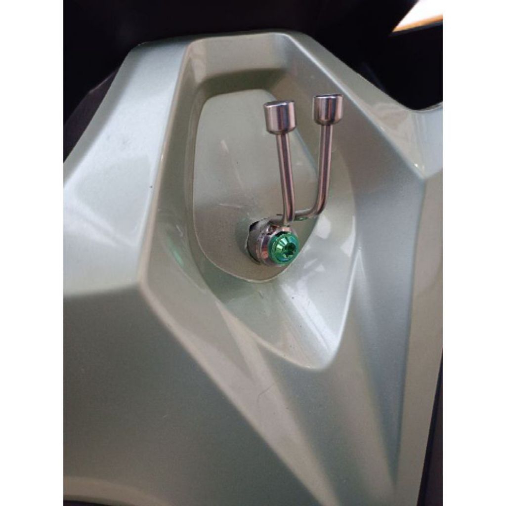 Gantungan barang+Baut Titanium Vario Beat Scoopy Mio semua motor