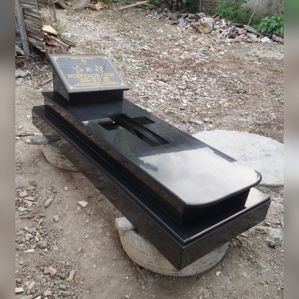 Kijing Makam Kristen Granit Hitam Asli Batu Alam
