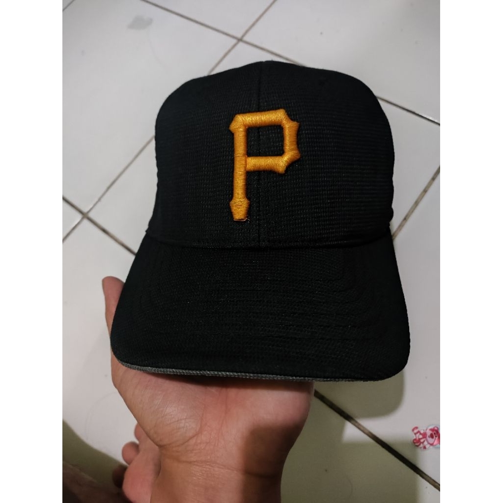 Topi MLB pirates built up size M-XL 58-60
