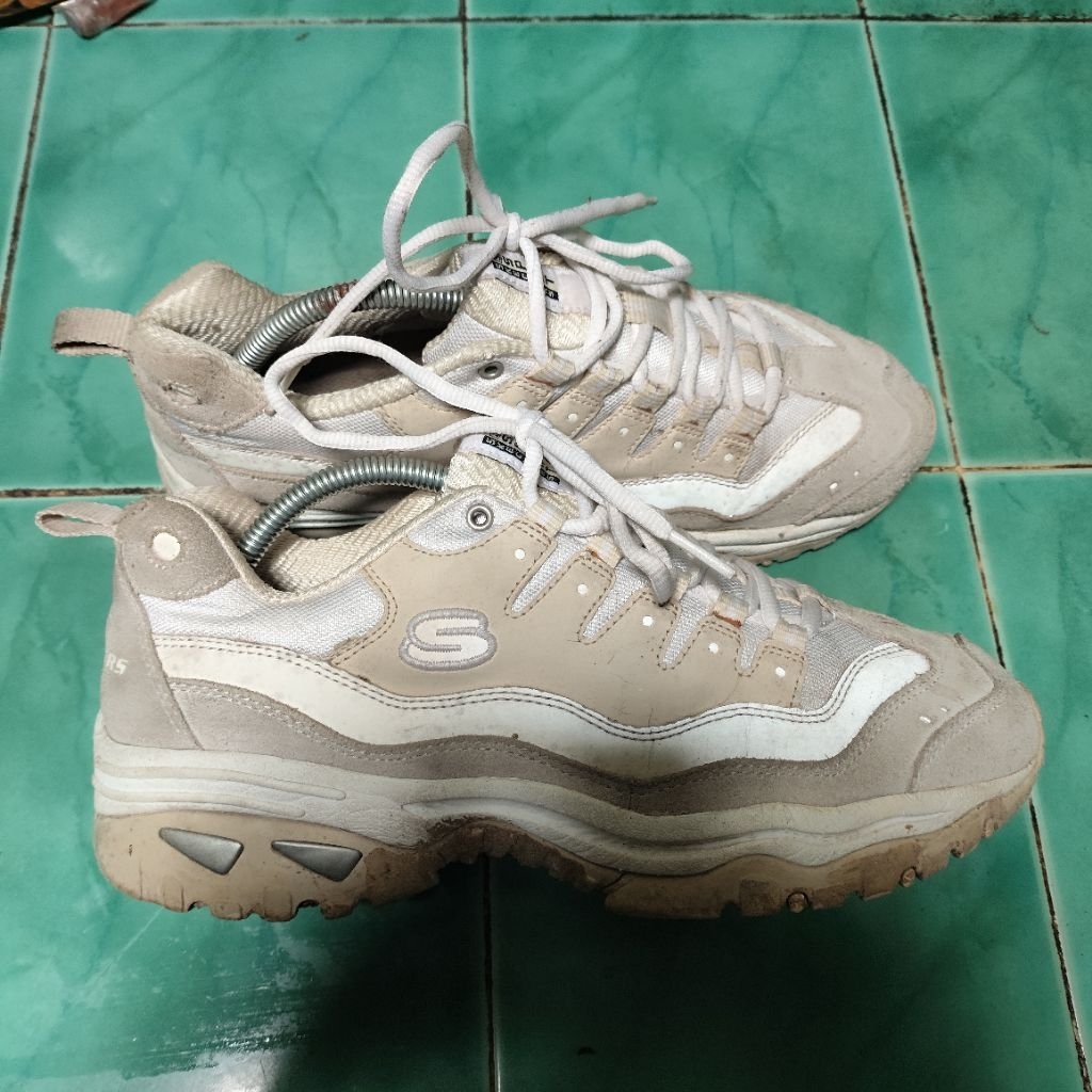 Skechers D Lites 1.0 Low-Top Sneakers Light-Brown/White size 42