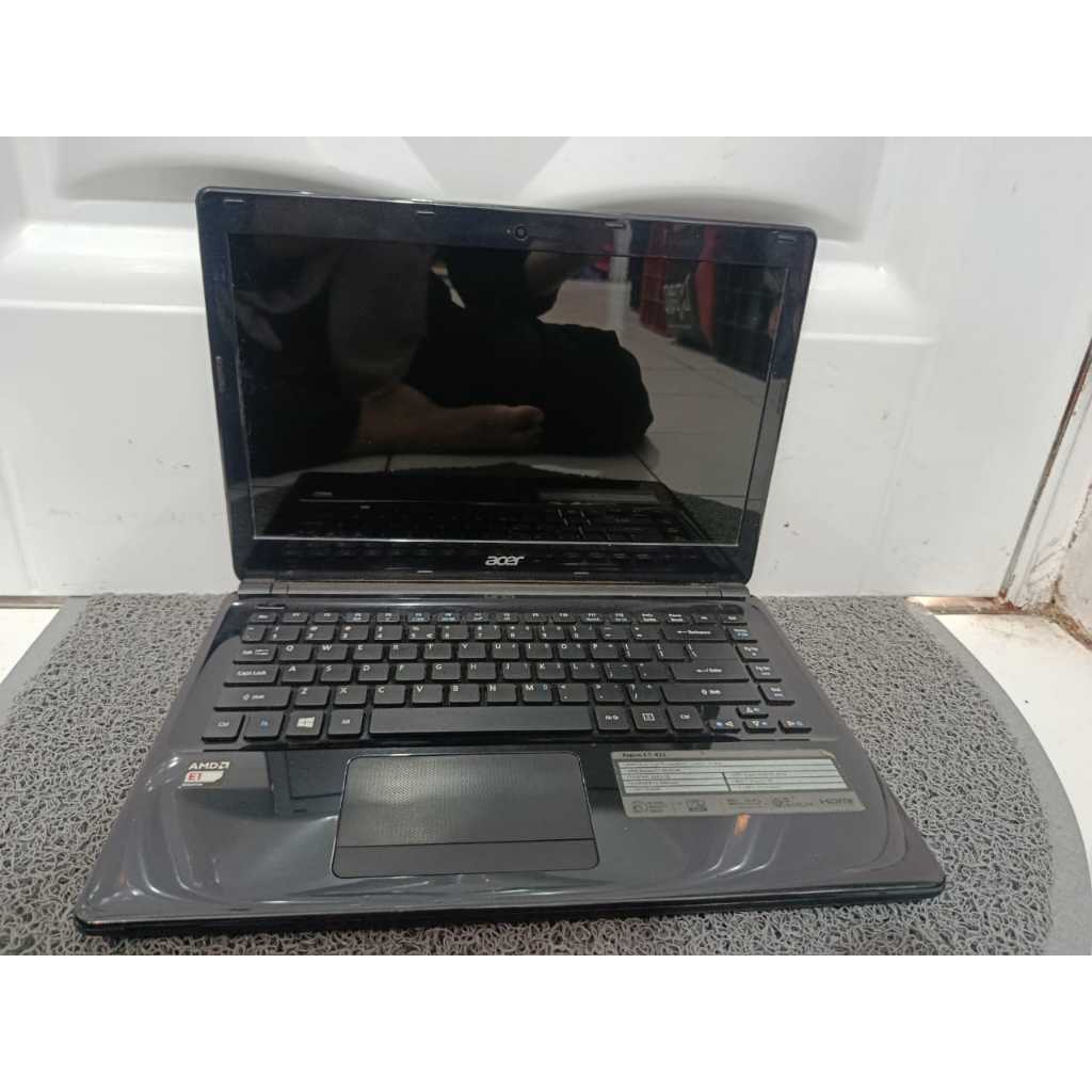 Laptop Acer aspire E1-422 series  Windows 8 pro 32-bit Processor AMD E1-2500 1.4 GHz Ram 2 gb Penyim