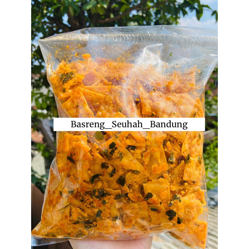 Pangsit pedas daun jeruk 1KG / Pangsit Kriuk Pedas