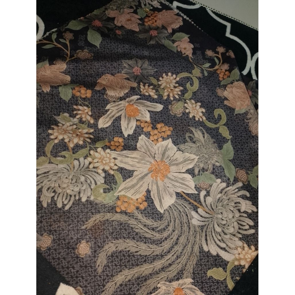 HEAVEN LIGHTS SCARF PRELOVED