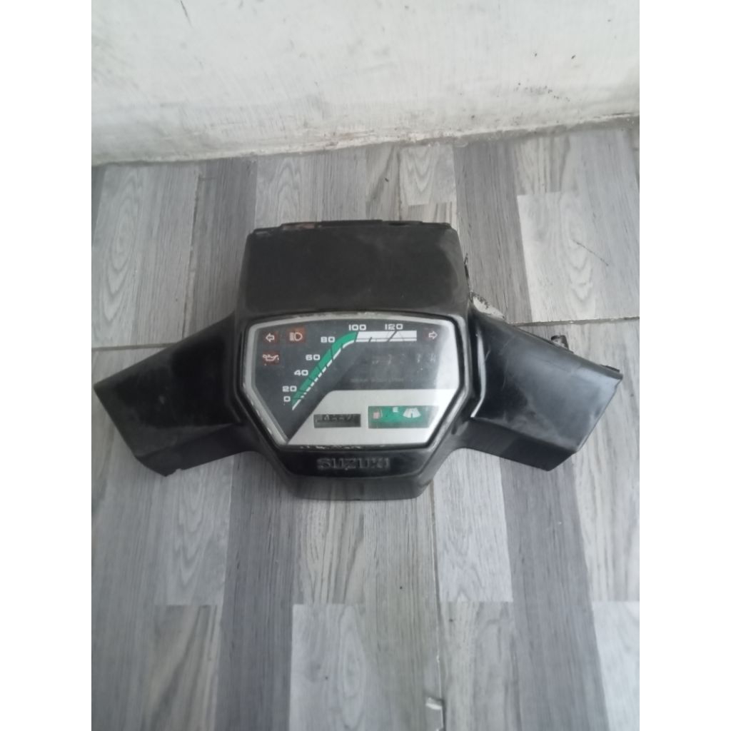 batok atas set spidometer  Suzuki RC 100 bravo original second