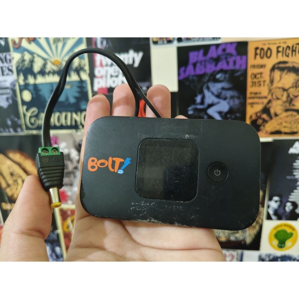 Modem Bolt E5577cs-603 HITAM