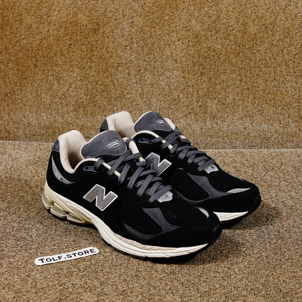 New Balance 2002r Vintage Black