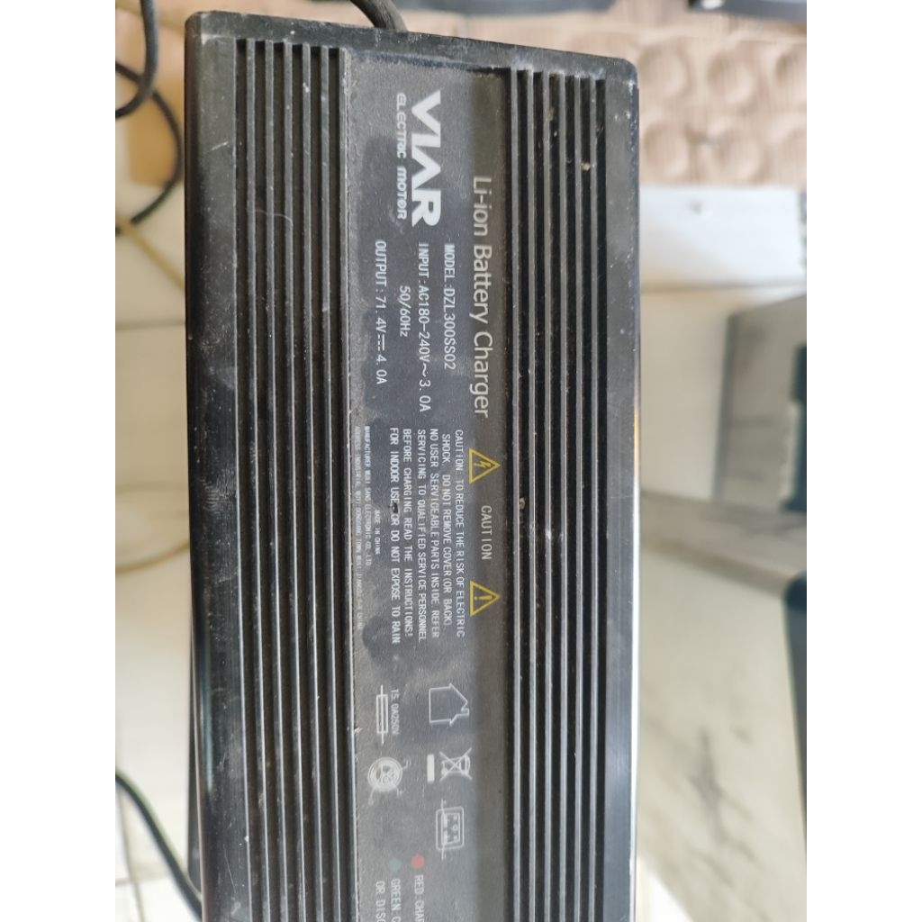 Charger baterai motor listrik viar q1 4a