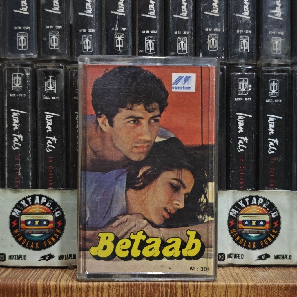 Kaset - Betaab - Soundtrack Film Bollywood - India - Kaset Pita - Radio Tape - Radio - Pemutar Kaset