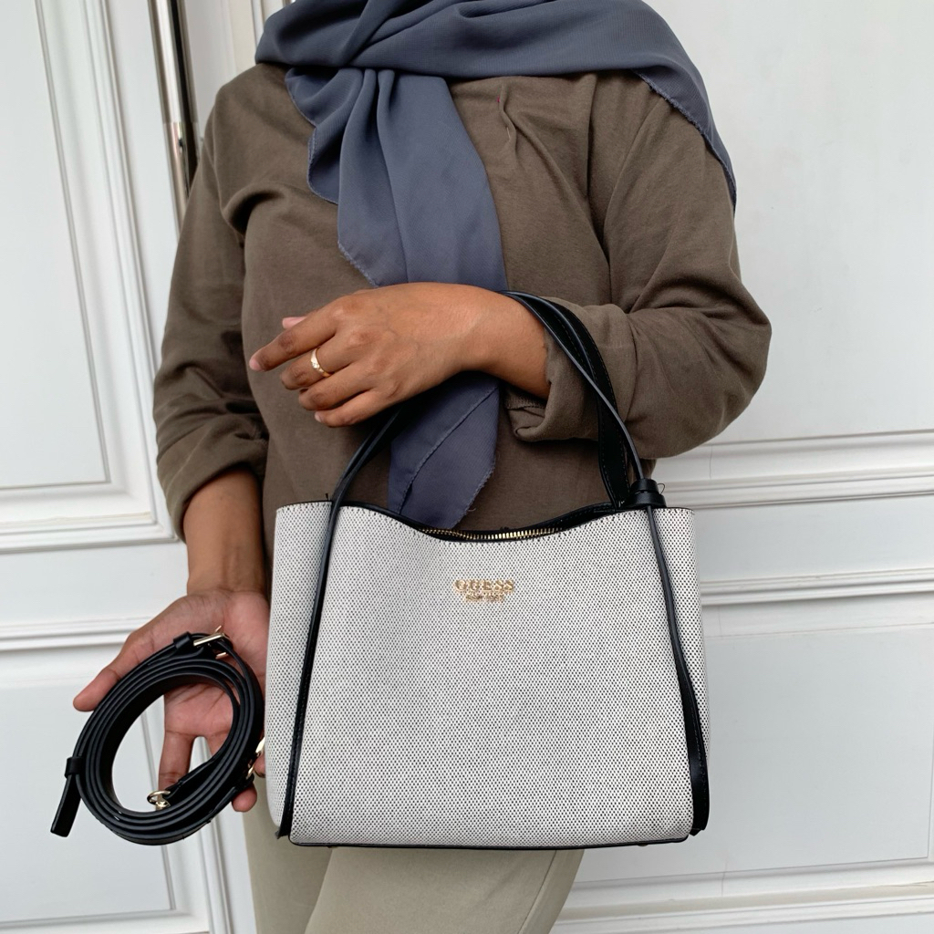 READY NICOLETTE BUCKET SATCHEL ORIGINAL GUESS TAS WANITA TOP HANDLE SHOULDER SALE 70%