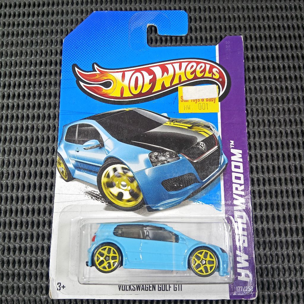 HOT WHEELS VOLKSWAGEN GOLF GTI BIRU MUDA KAP HITAM STRIPING KUNING HW SHOWROOM