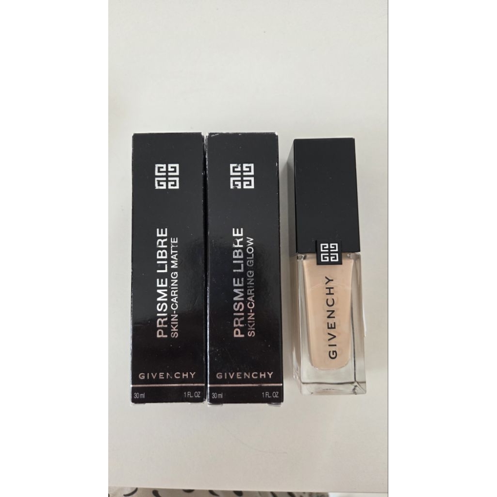 Givenchy Prisme Libre Skin Caring Foundation